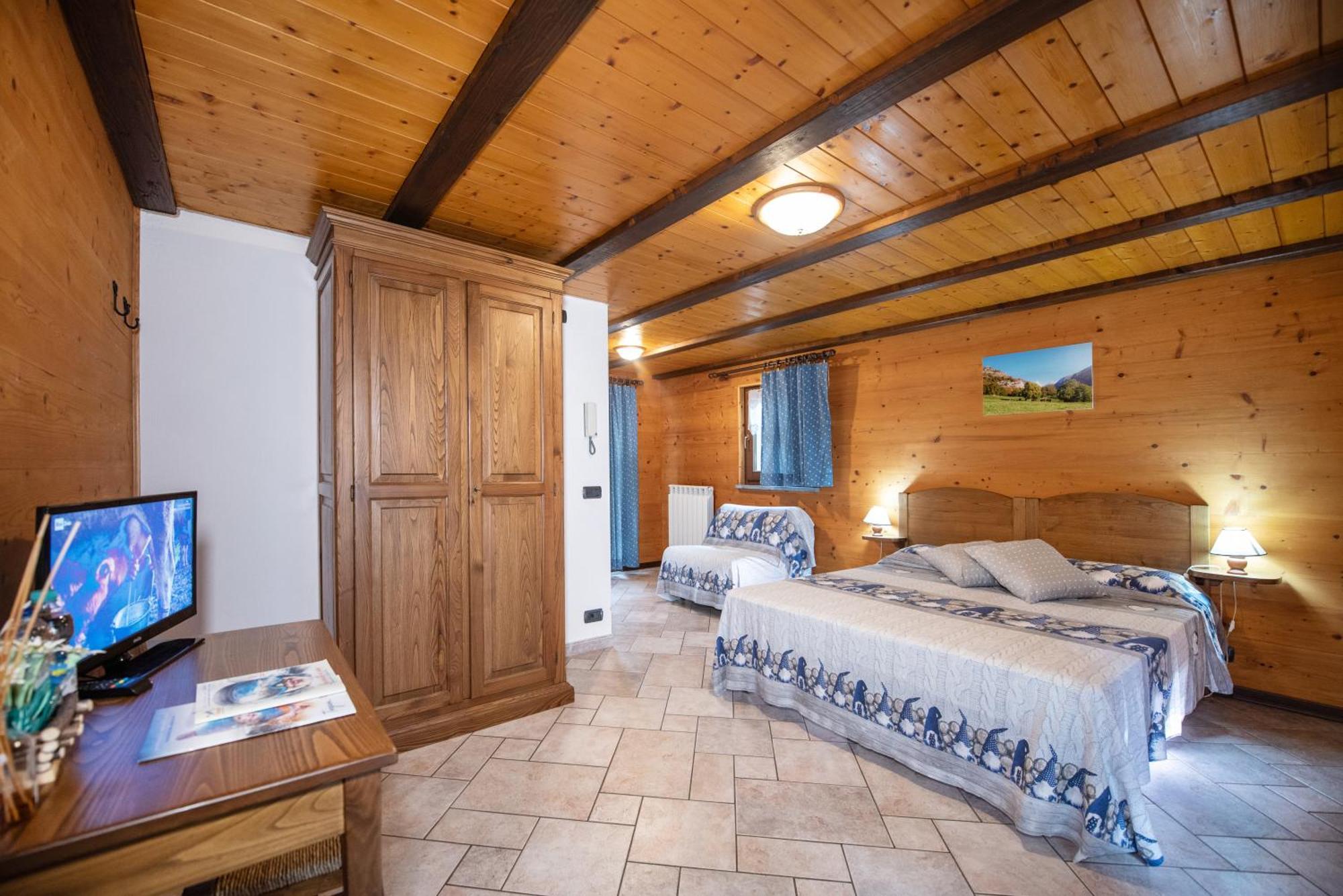 Agriturismo La Clochette Torgnon Bagian luar foto